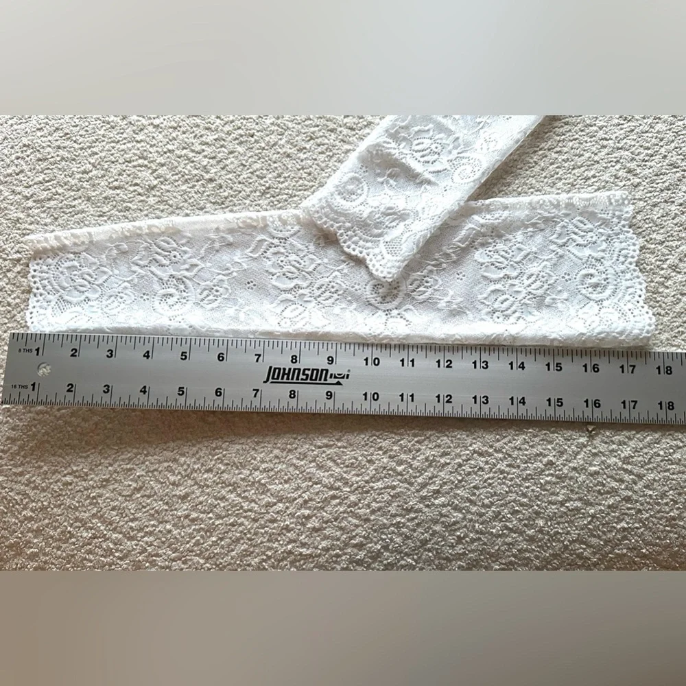 Women’s White Lace Fingerless Over the Elbow Gloves NEW